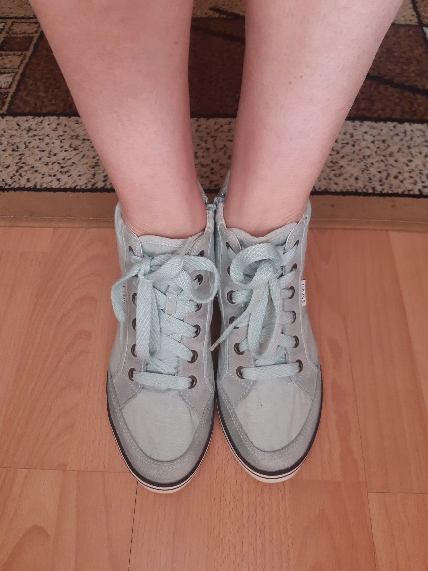 Продам женские кроссовки, слипоны, сникерсы Esprit