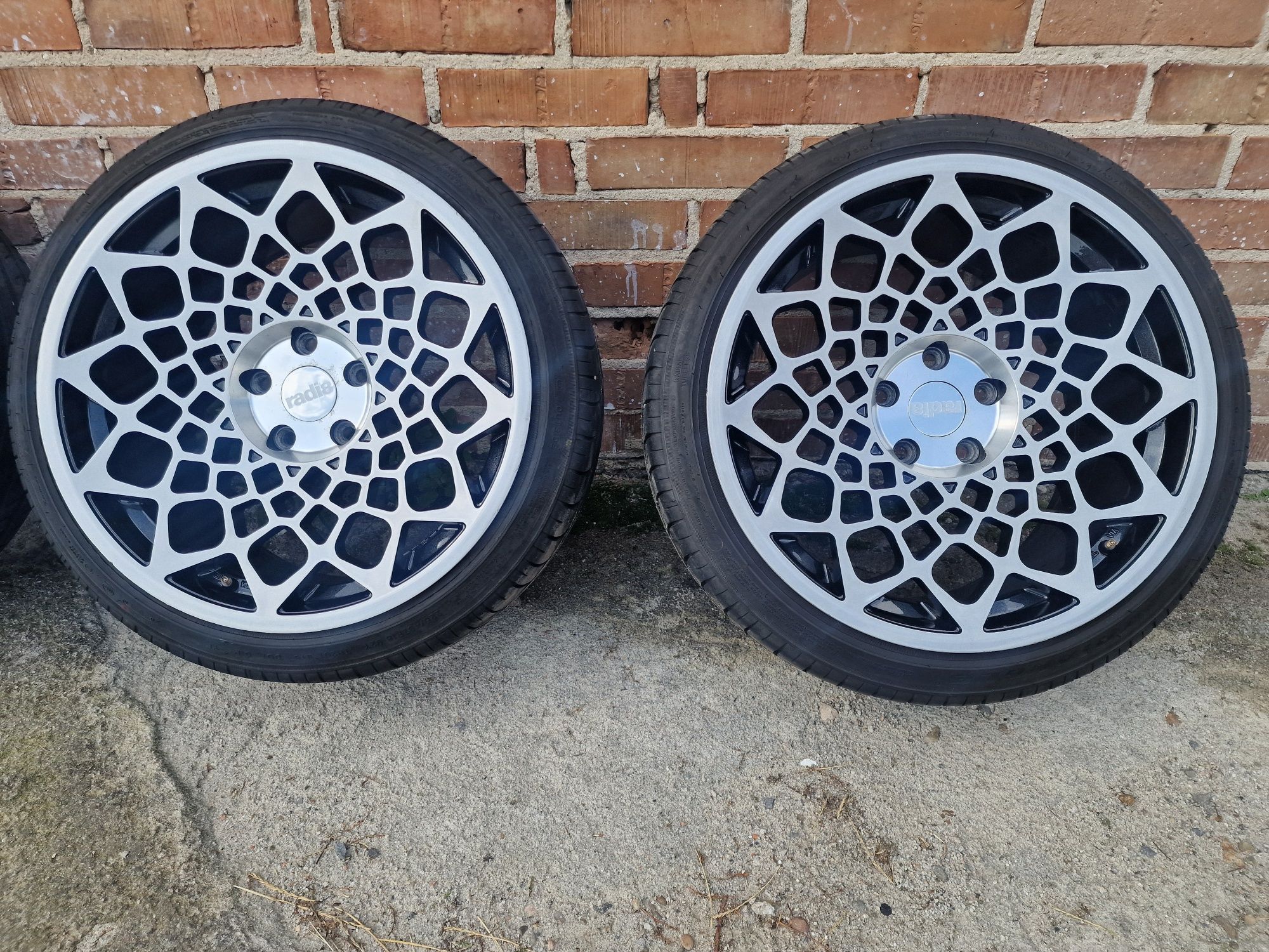 Koła letnie 18" 5x112 felgi Radi8 z oponami