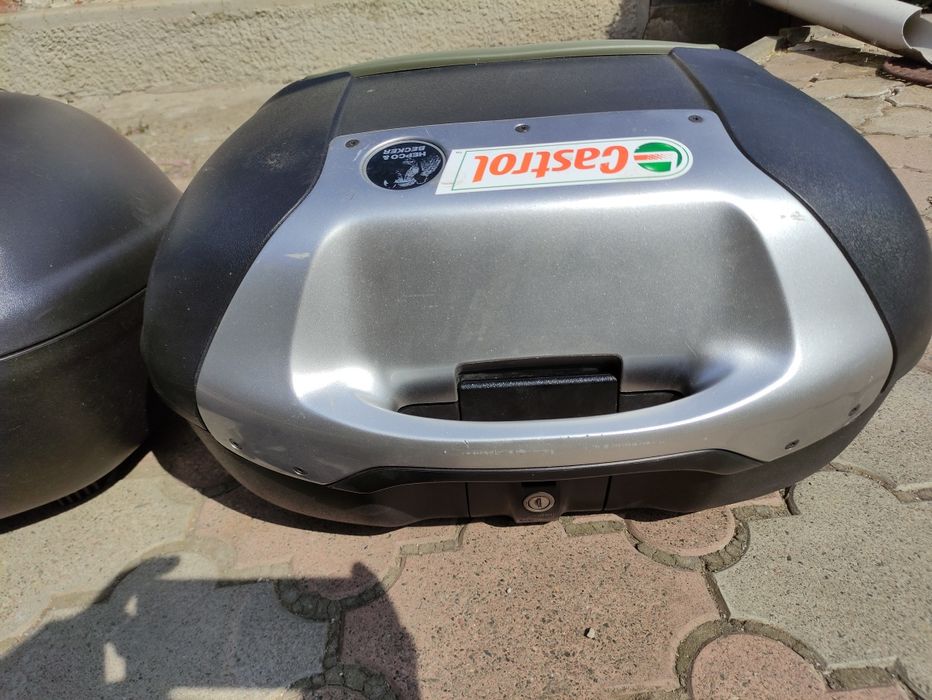 Мотокофри з кріпленням.