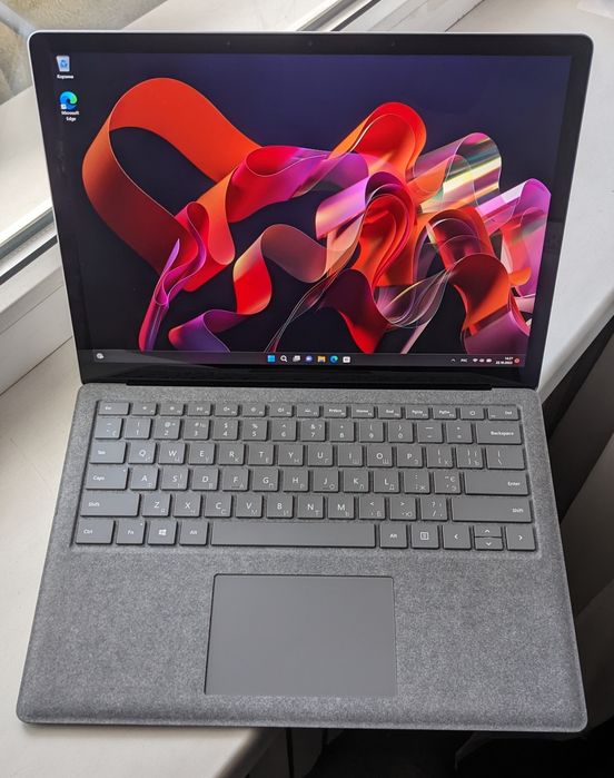 Hoyтбук/Ультрабук Microsoft Surface Laptop 2 i5-8350u 8gb/128gb