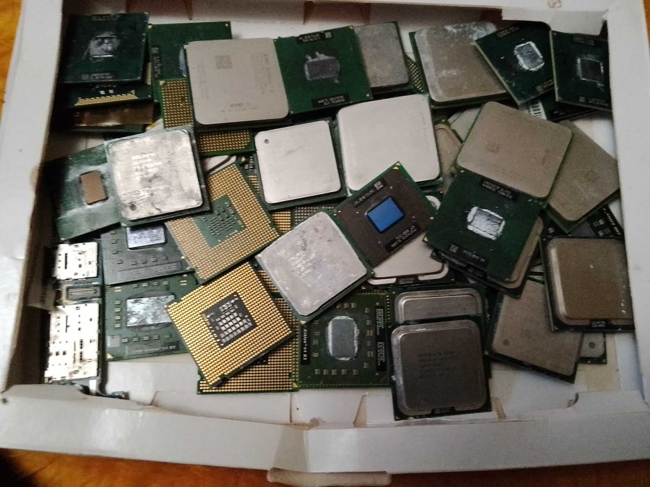 Продаются новбук   на запчастини