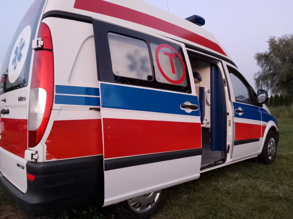 Sanitarny Mercedes Vito Ambulans Karetka PN 1789 Kamper Vat 23%