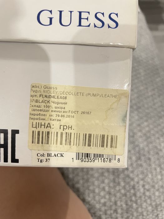 Шкіряні туфлі на підборах guess 37 розмір