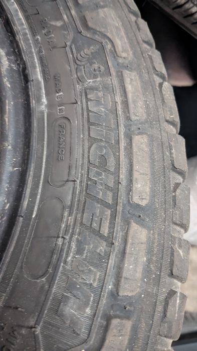 зимові 215/65/R16C  Michelin
215/65/r16C 2023 рік 6мм
