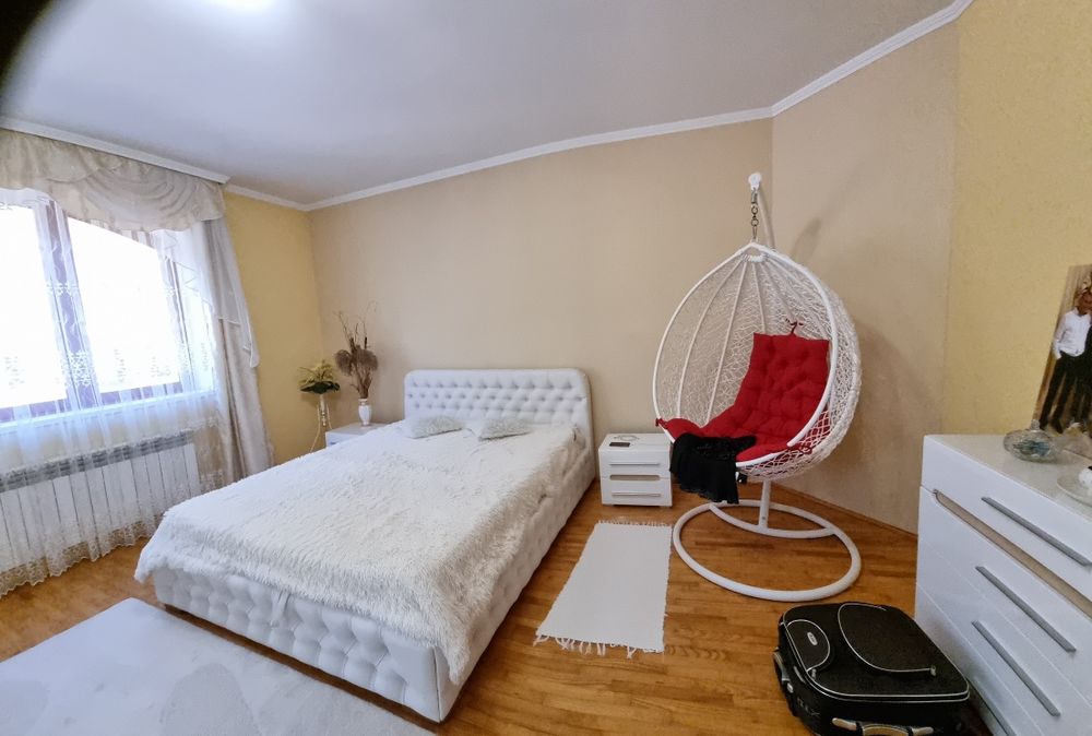 Будинок в дуже гарному селі (Велика Добронь)