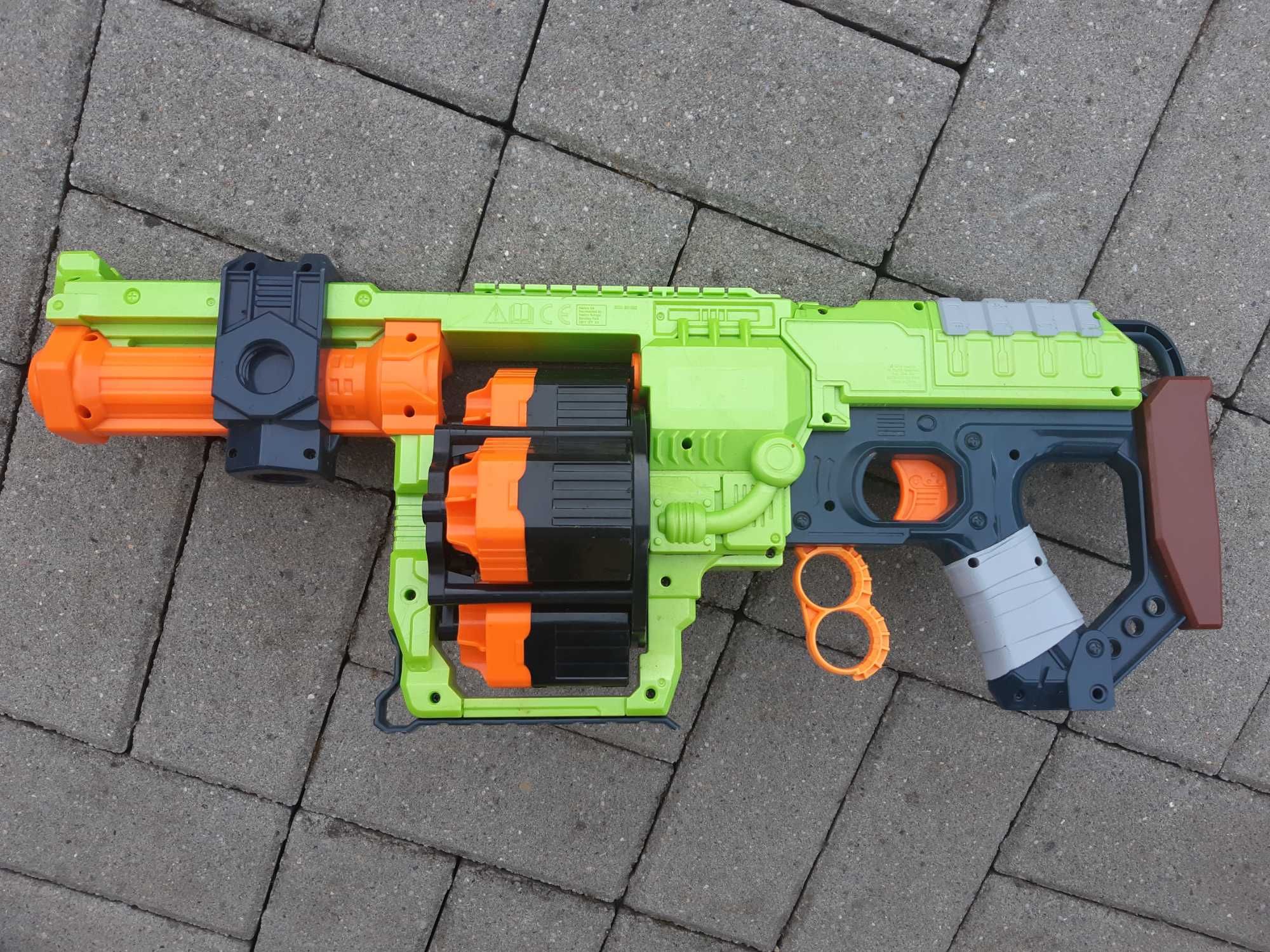 Wyrzutnia Zombie Nerf Strike Doominator