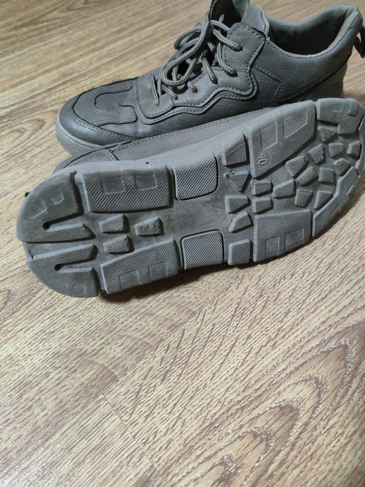 Кросівки осінь/весна.40розмір.