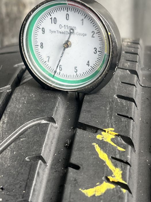 * Opony Pirelli 245/45R19 para