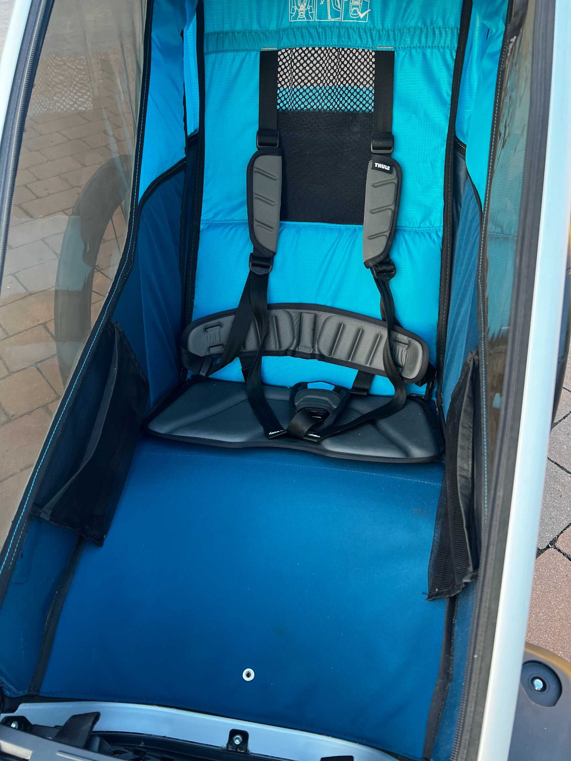 Thule Cross 1 przyczepa riksza odchylane oparcie amortyzowana jogging