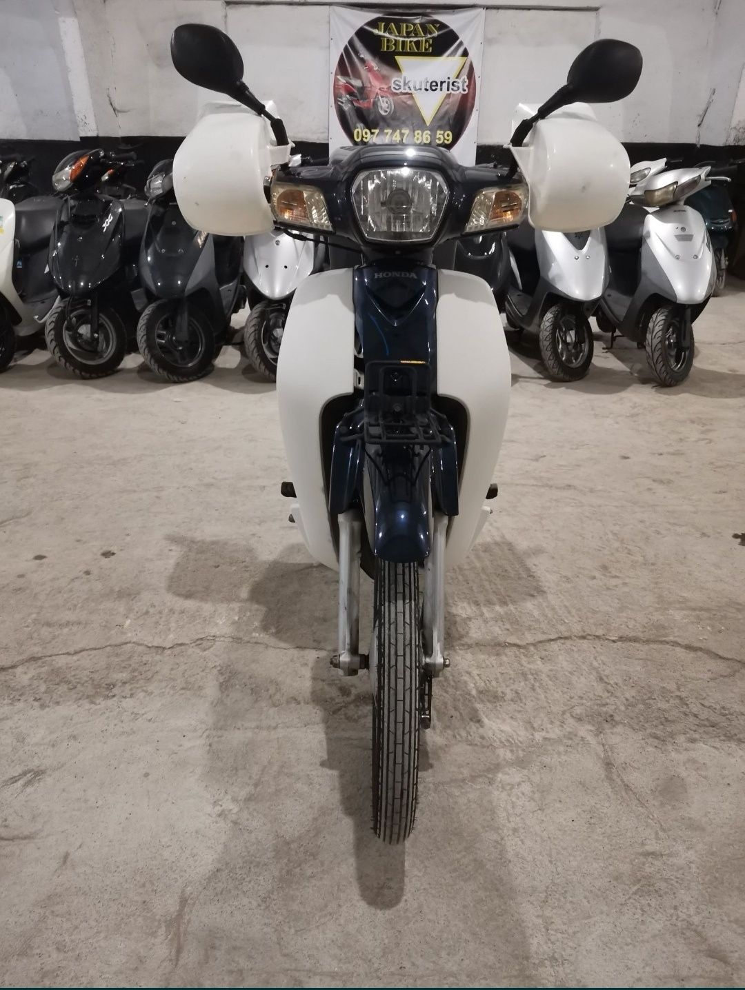 Honda Super Cub AA 04 з Японії