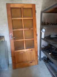 Drzwi drewniane z futryna