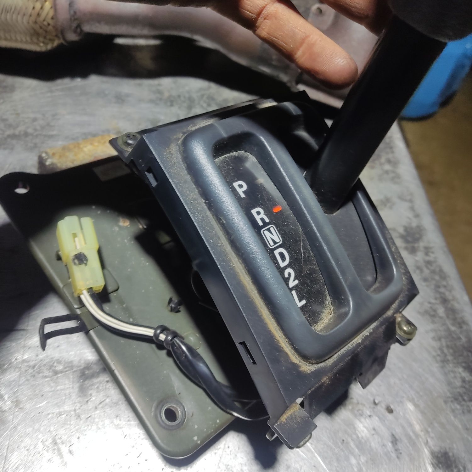 Dźwignia zmiany biegów automat Suzuki grand Vitara I