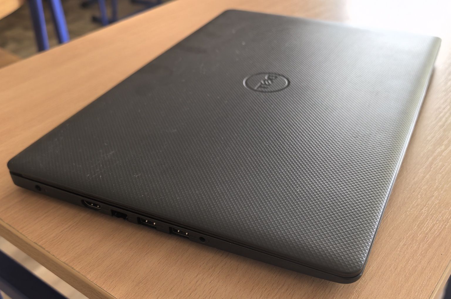 Dell 15,6 - AMD Ryzen, Radeon 2GB, 16GB DDR4, 256GB SSD, Win11, Office