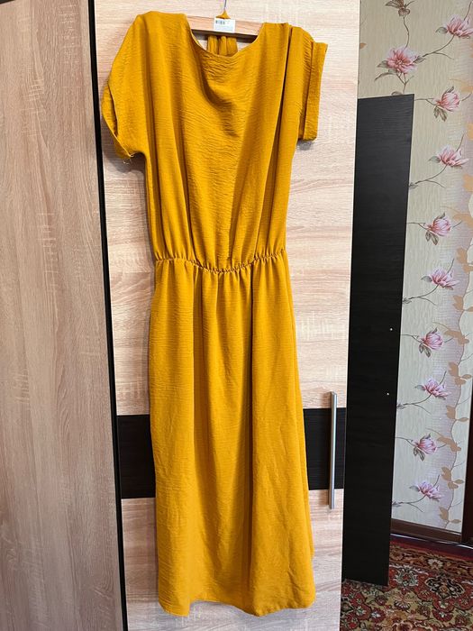 Літнє плаття гірчичного кольору