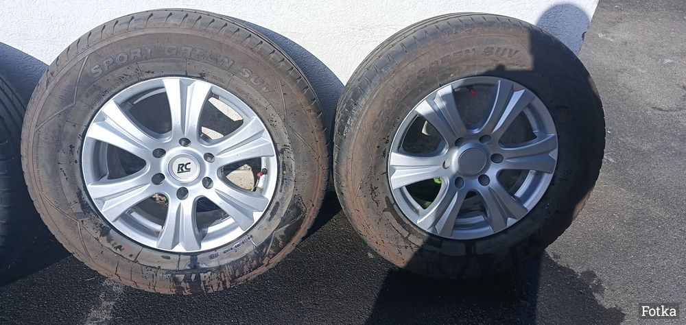 Toyota Hilux Alufelgi R17 opony