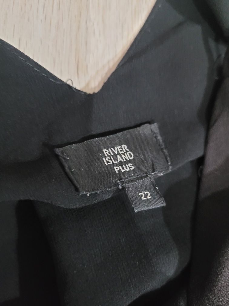 Czarna bluzka na ramiączkach letnia plus size River Island 4XL
