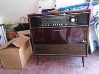 Rádio aparador Grundig