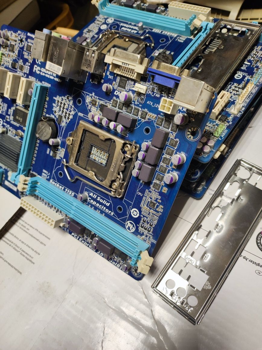 SALE! Материнська плата Gigabyte GA-H61M-DS2 S1155