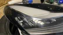 Права фара Tesla m3