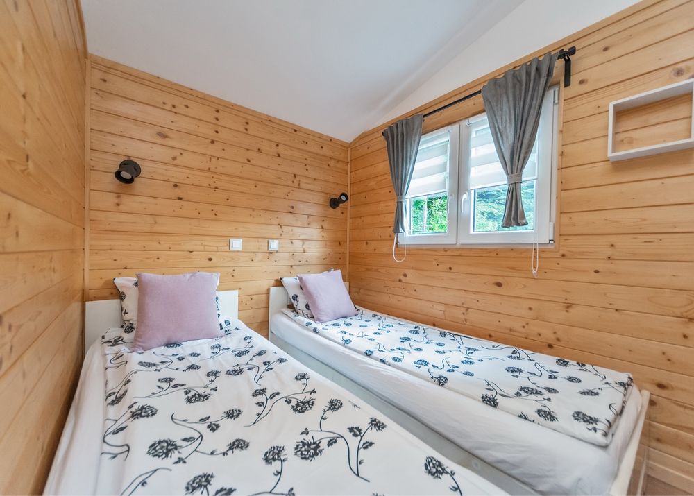 Domek z jacuzzi na wyłączność .Domek w górach , nad jeziorem - Beskidy