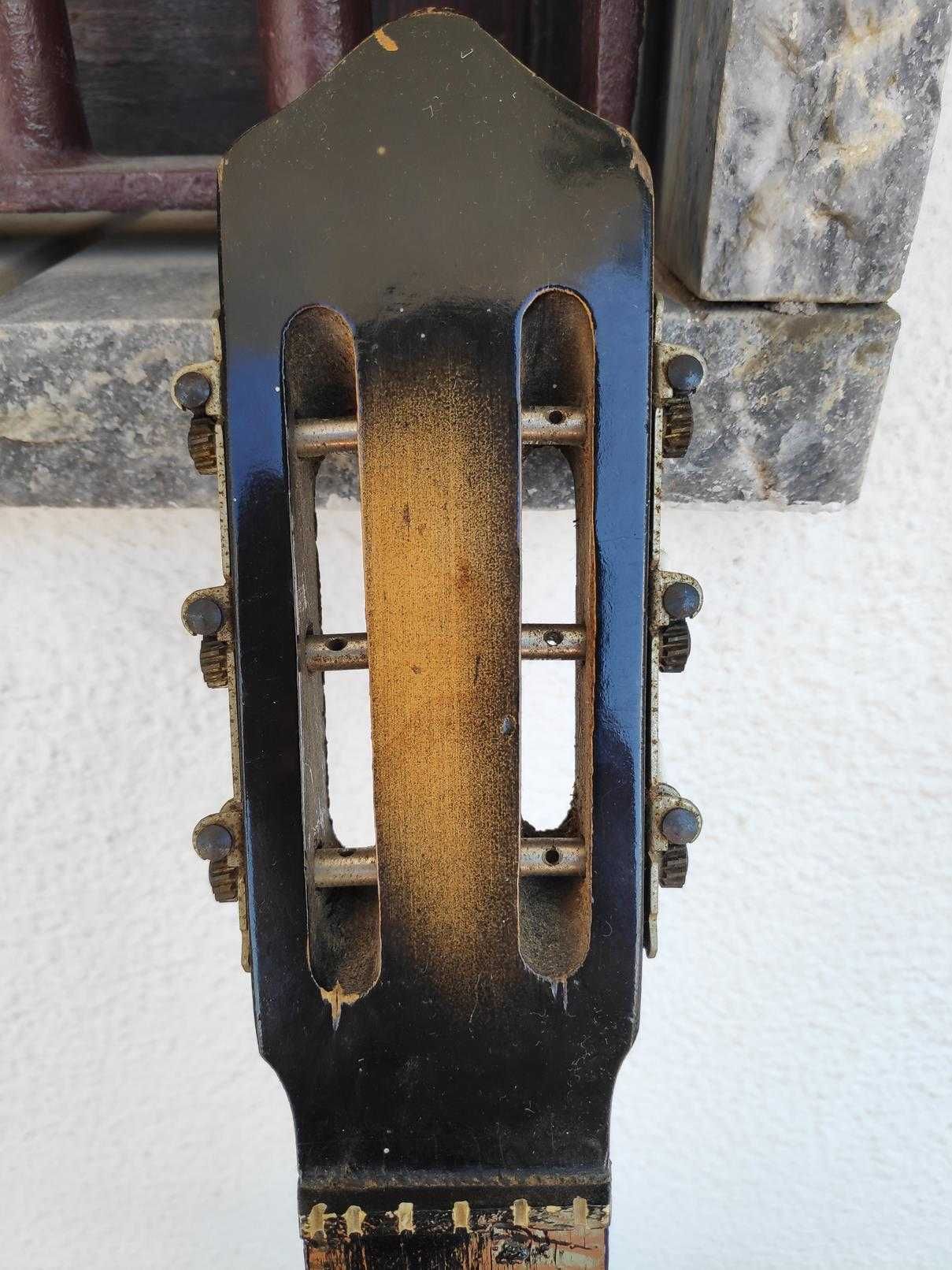 Guitarra clássica sem cordas