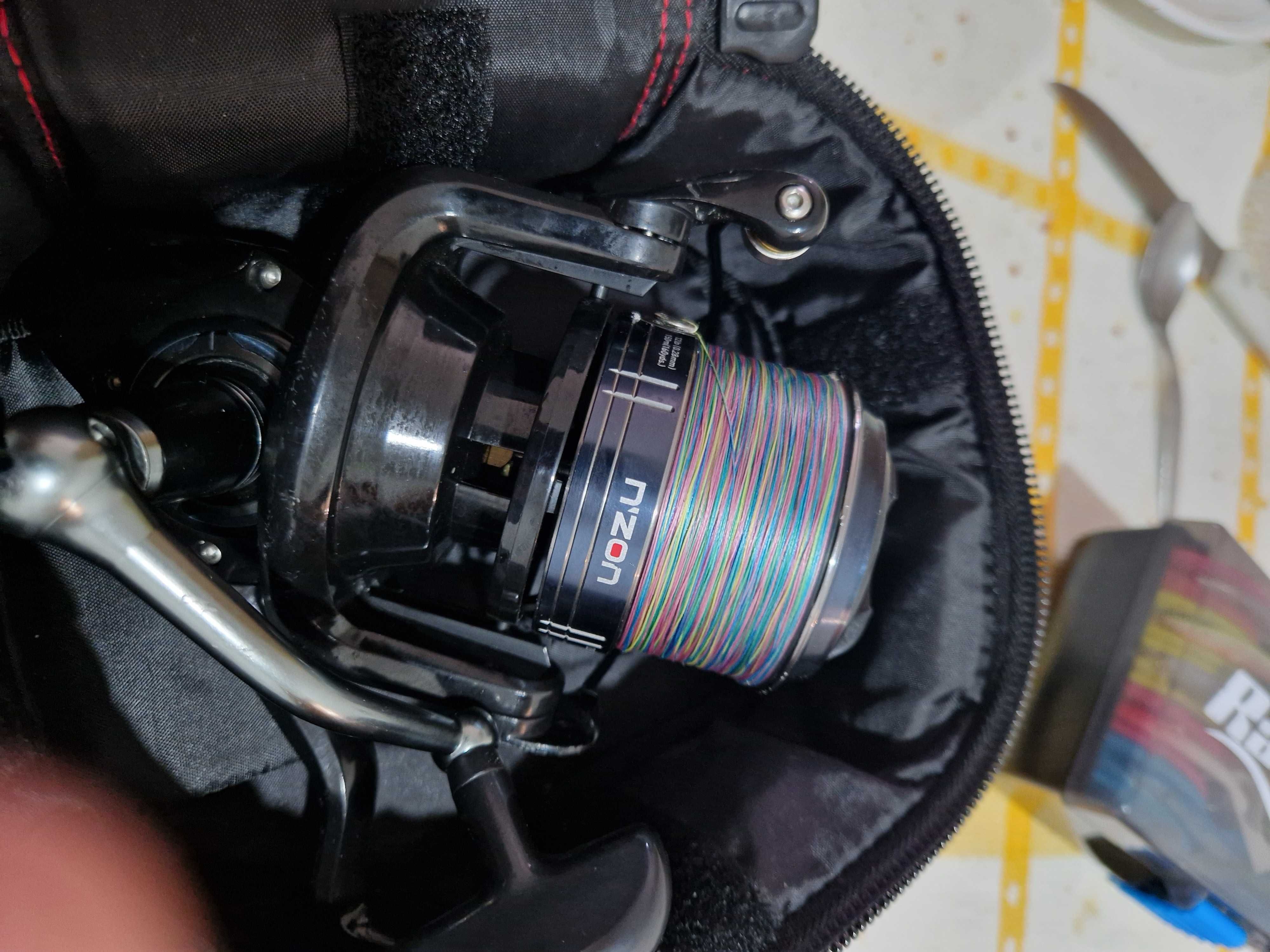 Cana daiwa Legalis 3.90 m e carreto Daiwa Nzon + amostras