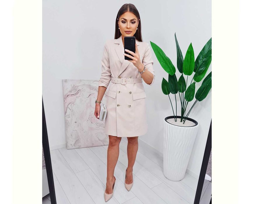 Sukienka marynarkowa polska dwurzędowa z paskiem beżowa guziki 44