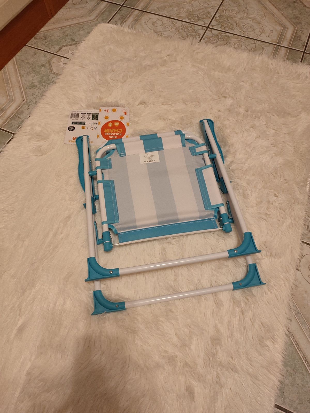 Nowe niebieskie krzesełko składane dla dziecka
