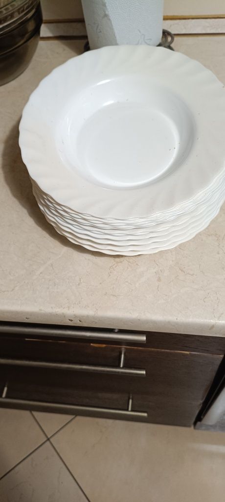 Sprzedam 12 talerzy głębokich