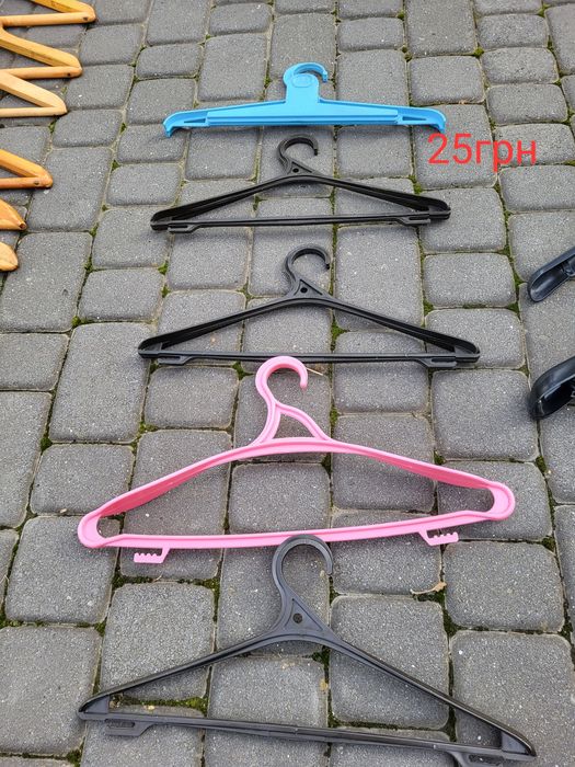 Вішаки дерев'яні