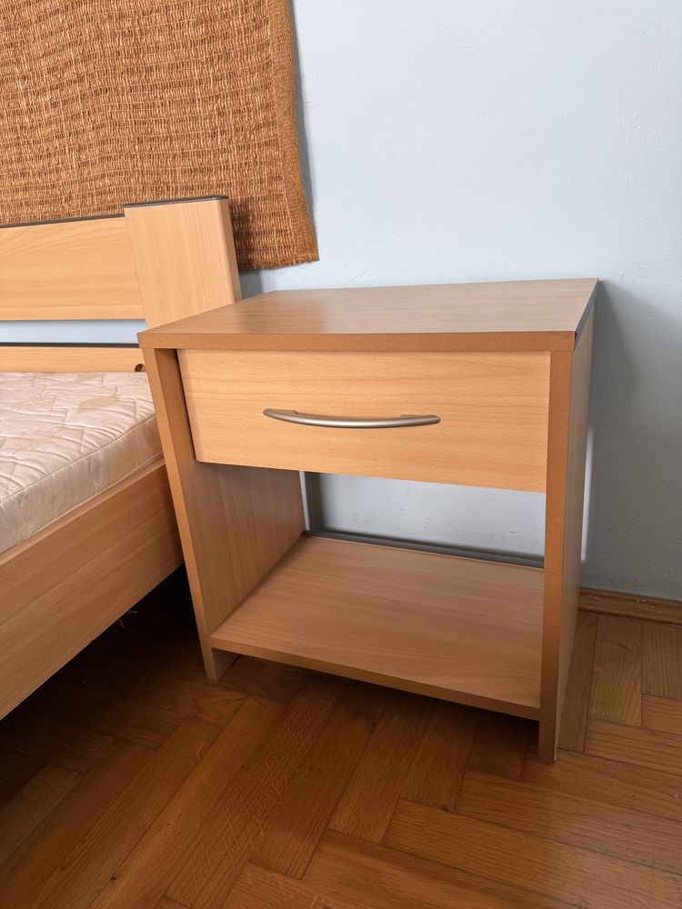Komplet mebli szafa łóżko z materacem dwa nakastliki meble do sypialni