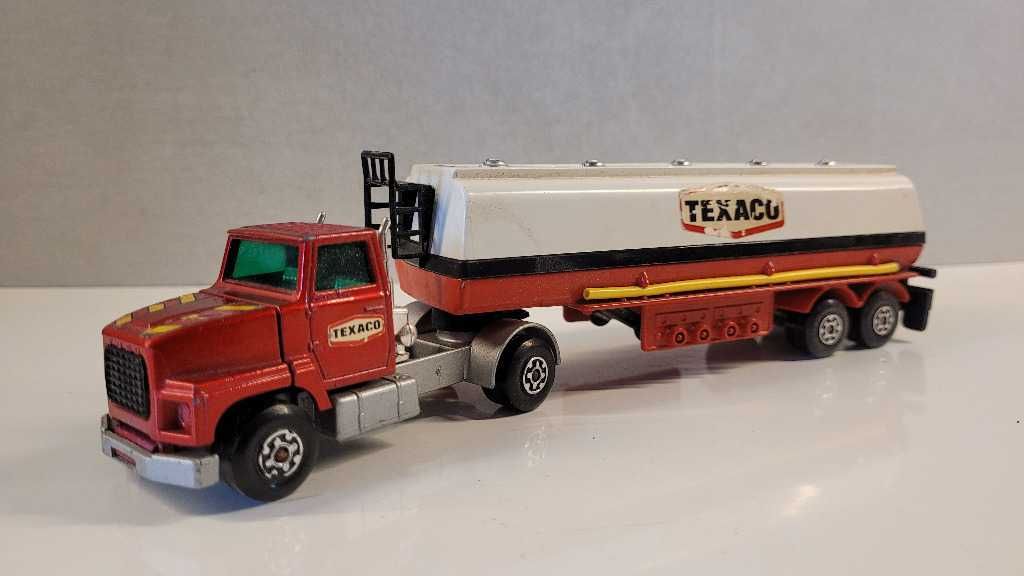 1973 Matchbox Superkings Ford LTS