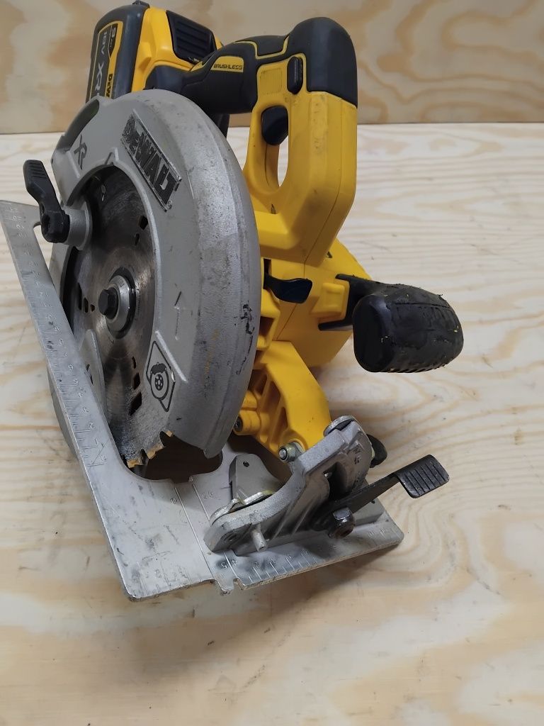 Dewalt dcs 570 pilarka ręczna z akumulatorem 9Ah