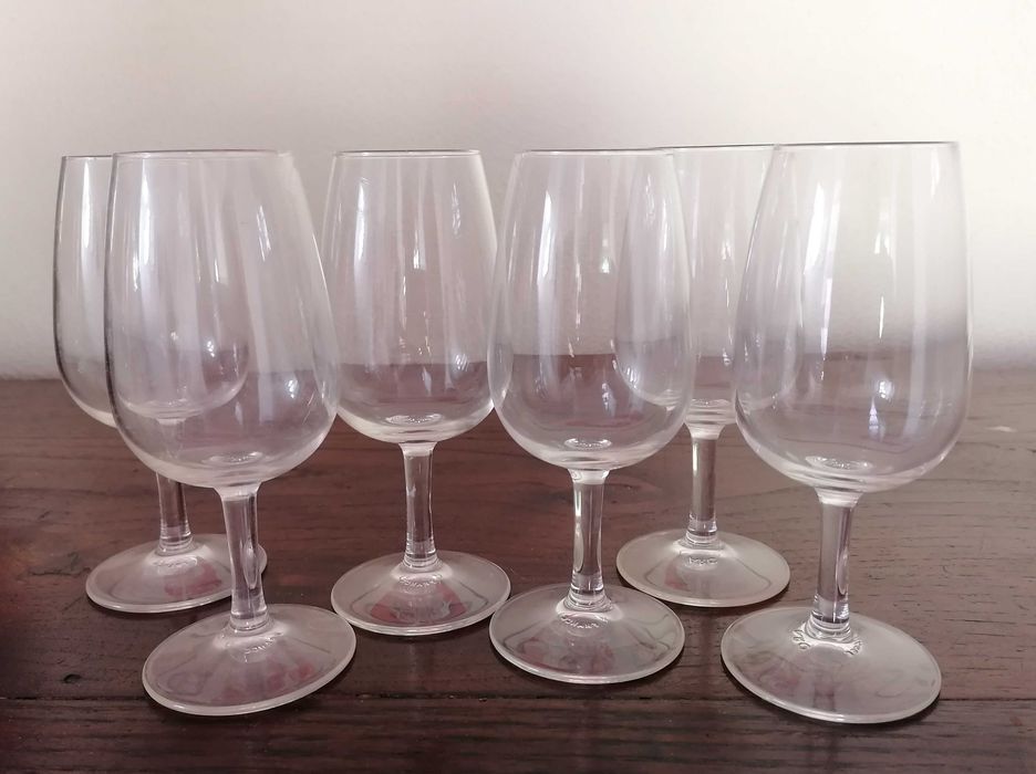 Conjunto de 6 copos de vinho do Porto ou licor