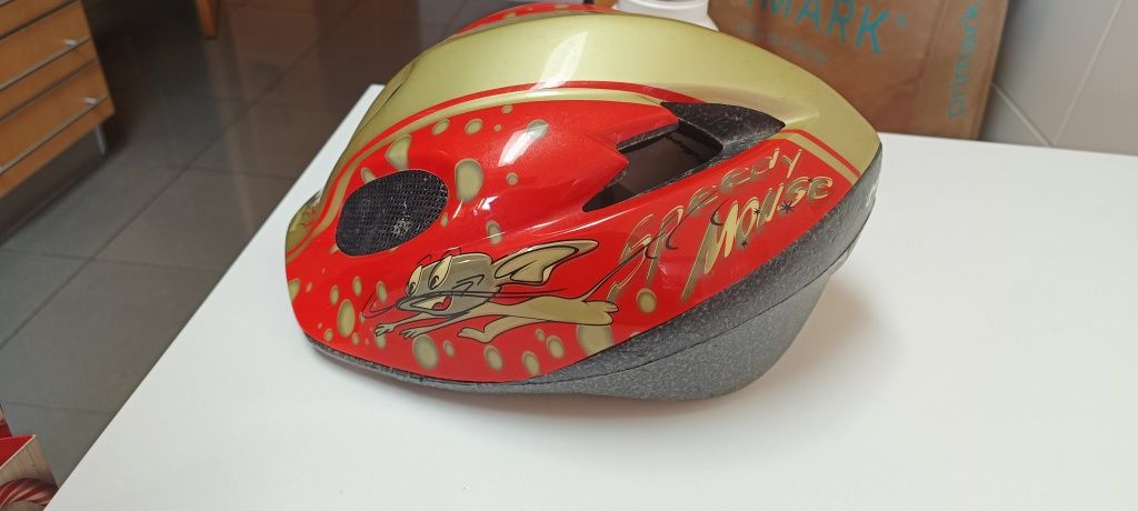 Capacete e bidon Speed Mouse