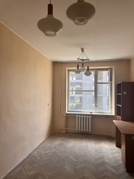 Продаж комерційне приміщення будинок в.Садова, в новому мікрорайоні жк