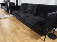 Czarna welurowa sofa (nierozkładana)