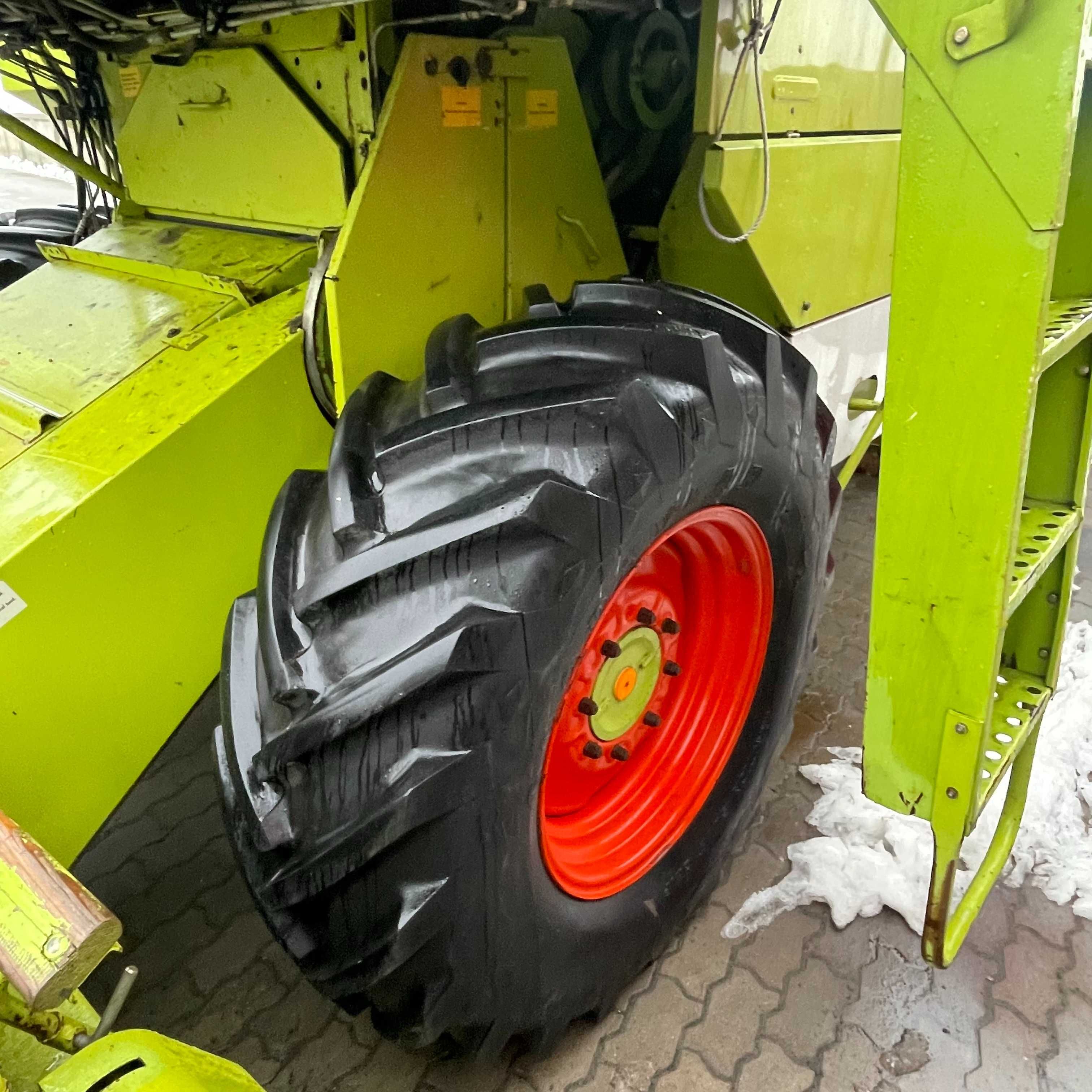 Комбайн Claas Dominator 38