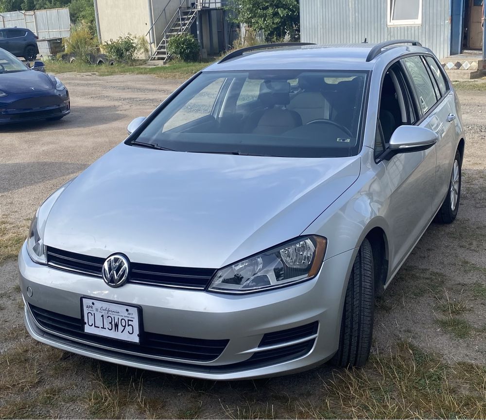 Гольф 7 Volkswagen Golf Sportwagen  2017 Silver 1.8L