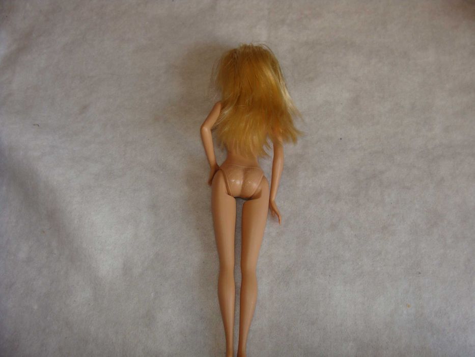 Boneca Barbie Não Identificada