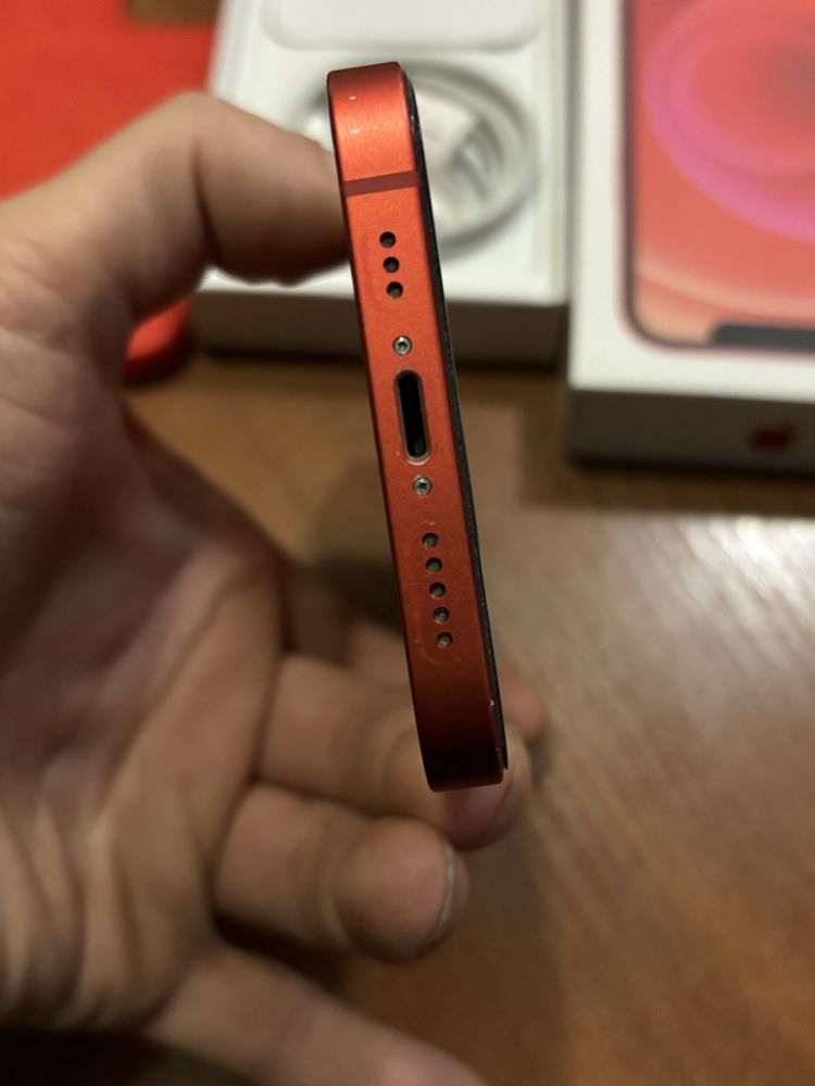 iPhone 12 64g Красный Neverlock