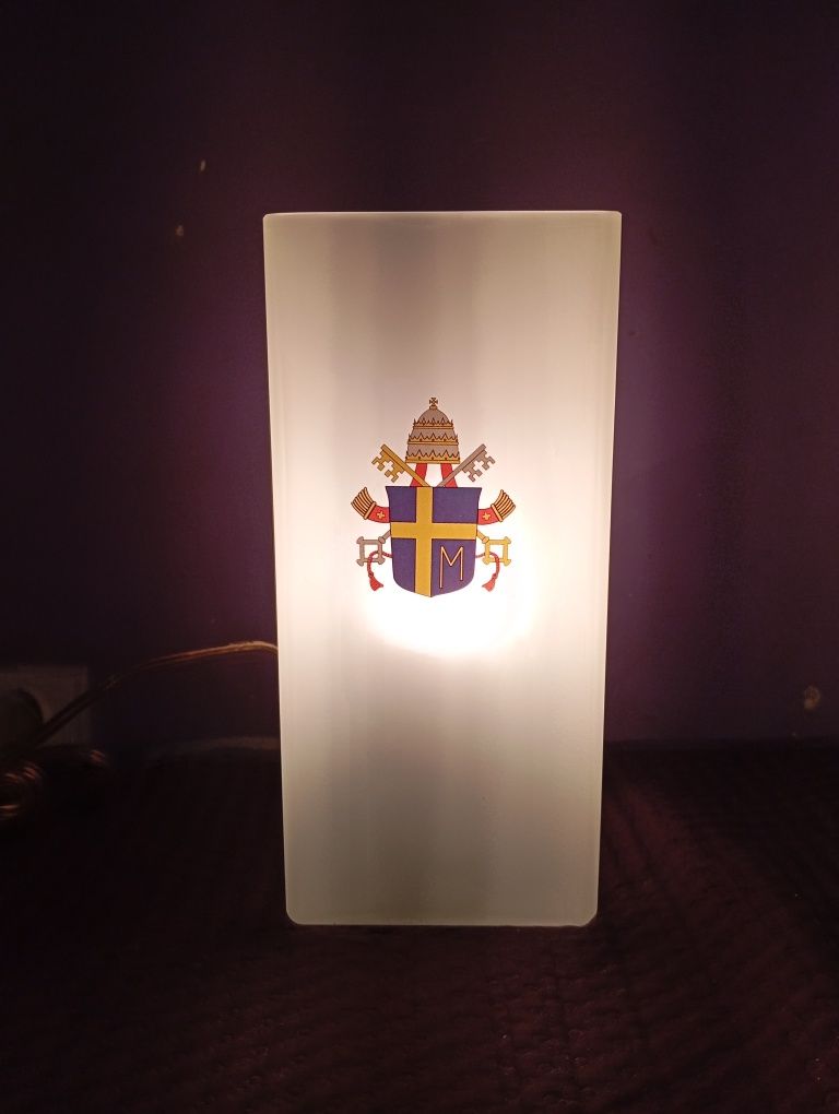 Lampka nocna z wizerunkiem Jana Pawła II