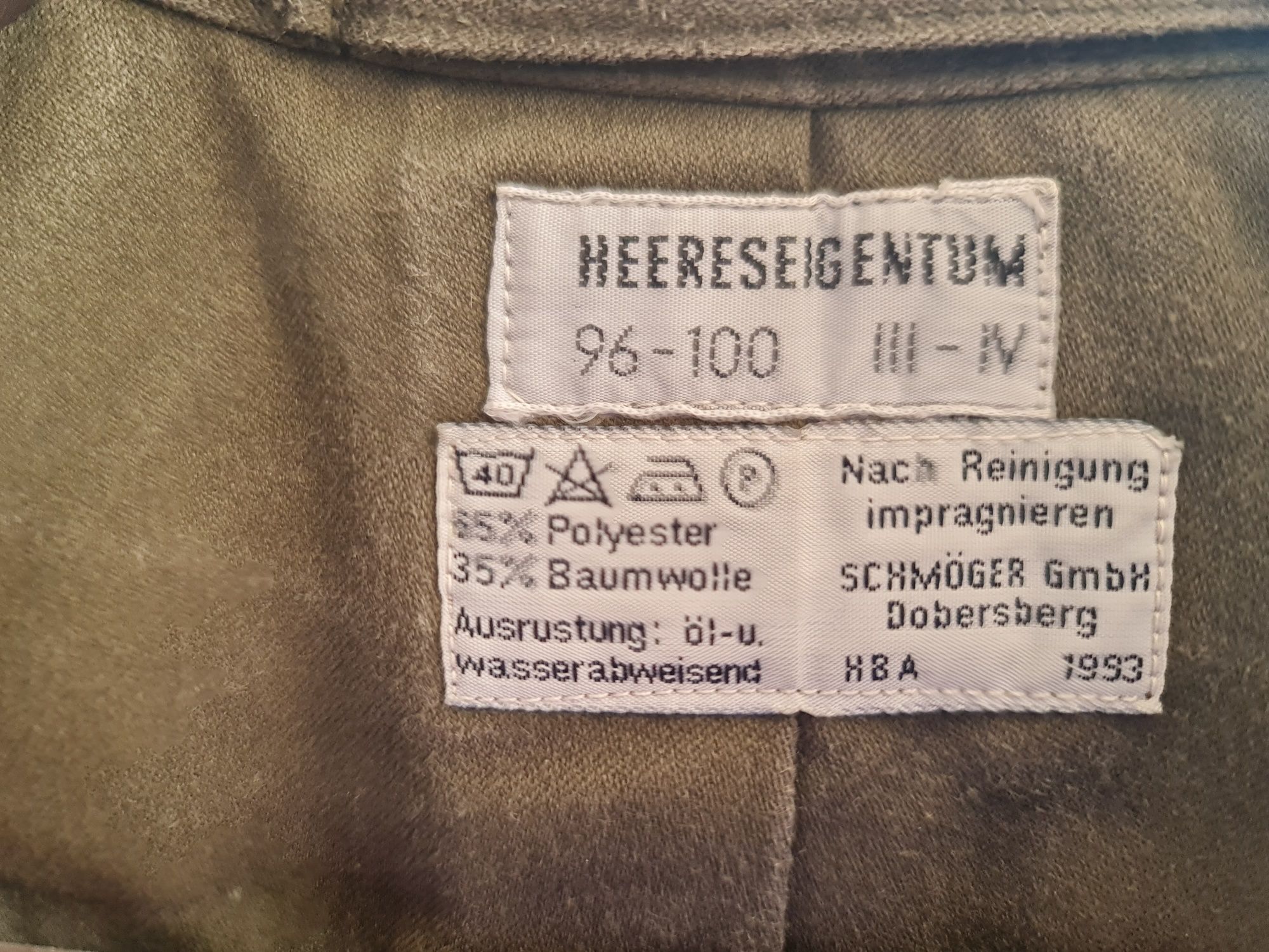 Kurtka męska wojskowa HEERESEIGENTUM Austria
Cechy:

kaptur chowany w