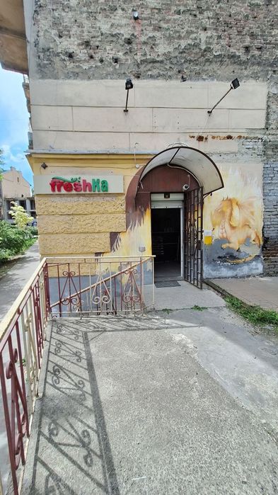 Продається нежитлове приміщення.