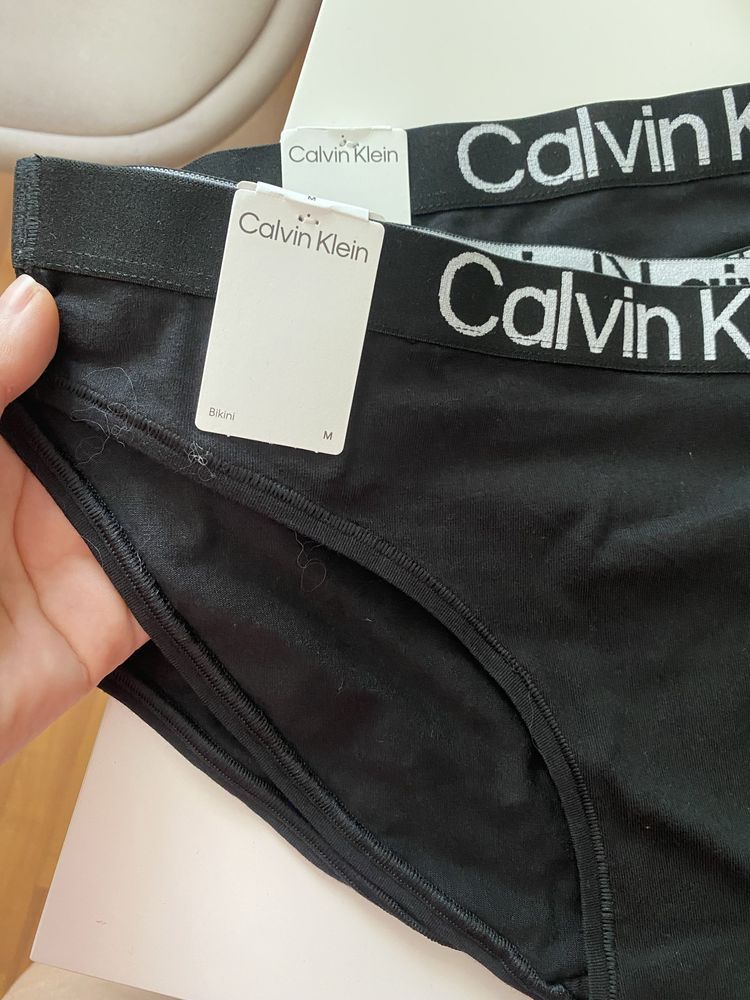Трусики жіночі Calvin Klein, розмір М