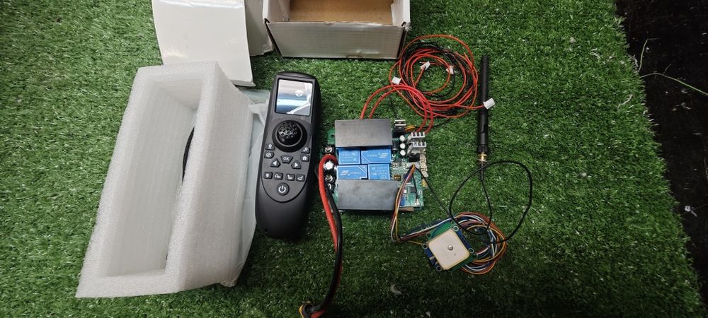Autopilot z GPS do łódki zanętowej