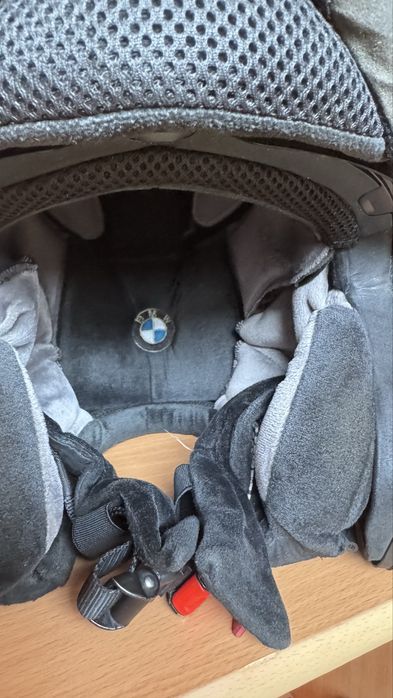 Capacete BMW com visor se sol