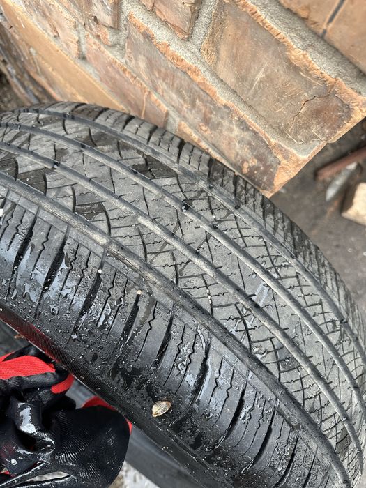 Продам Шини 245х65 R17 б/в