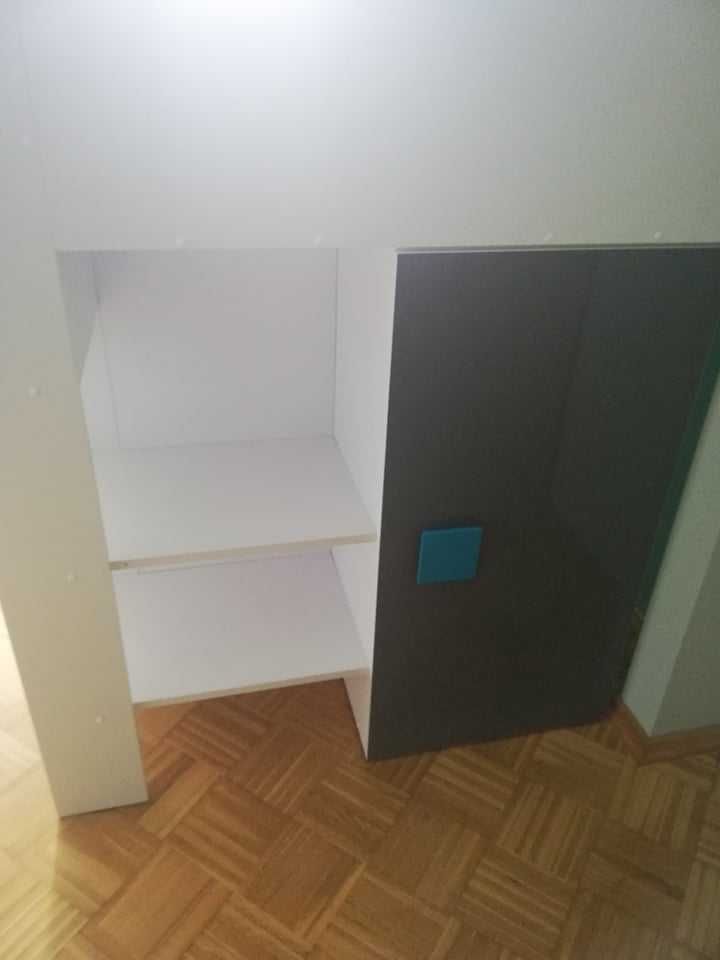 Łóżko piętrowe antresola z biurkiem