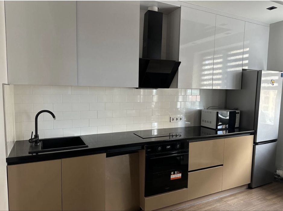 Сдам квартиру на таирова в новом доме с балконом